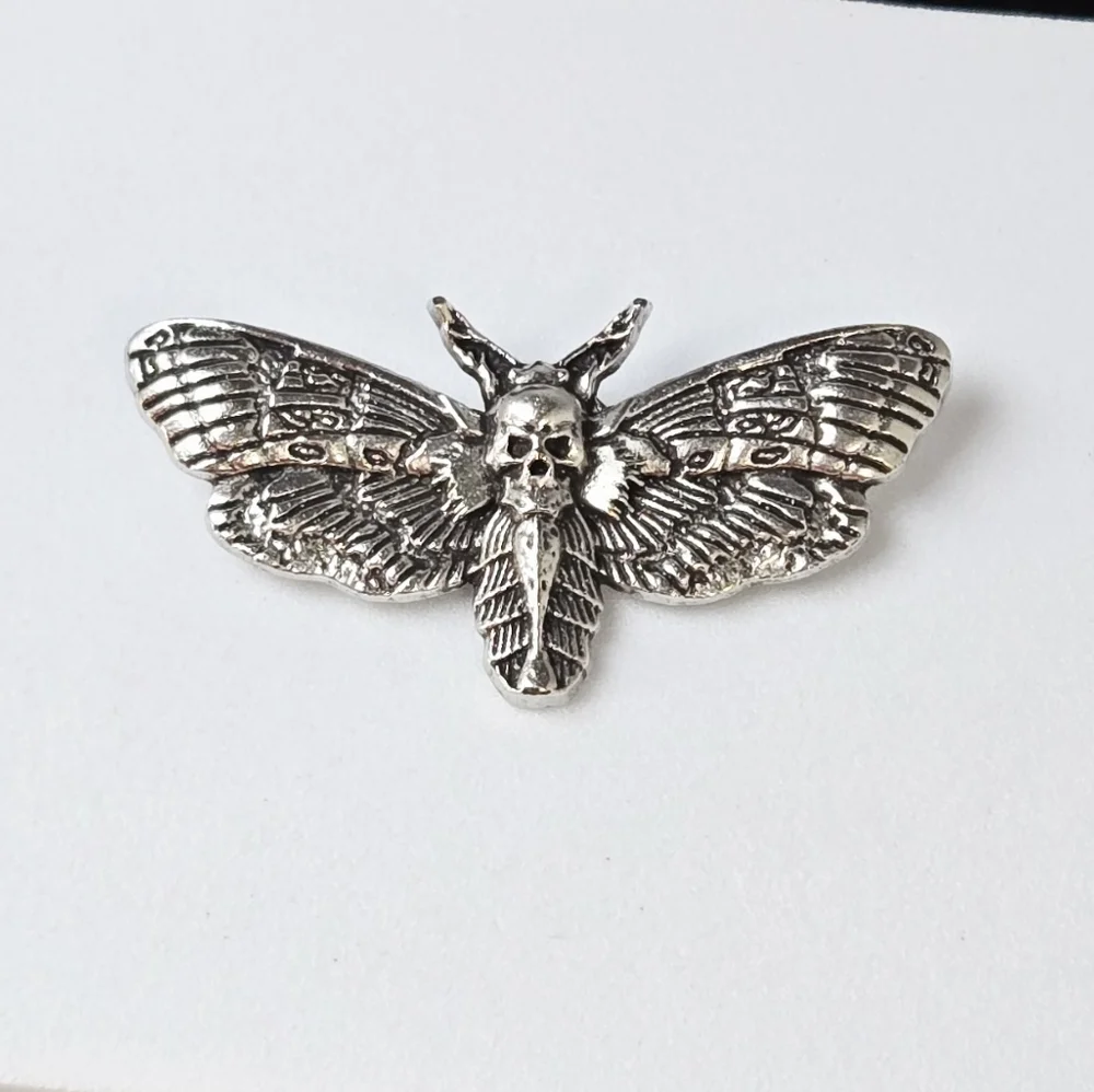 Silver Death’s Head Moth Brooch Antiqued Deadhead Skull Motif Gothic Lapel Pin